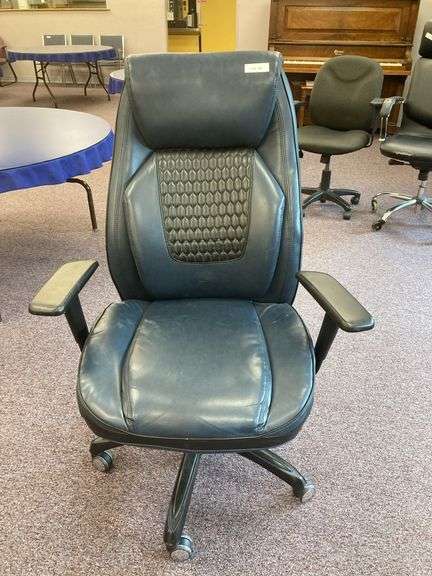 Shaquille O’Neil office chair image