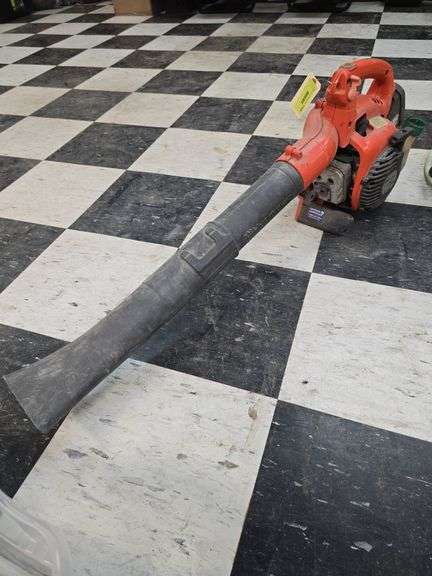 Husqvarna 125B gas leaf blower image