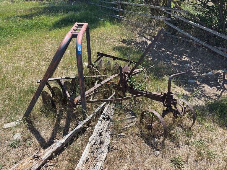 Scrap iron image
