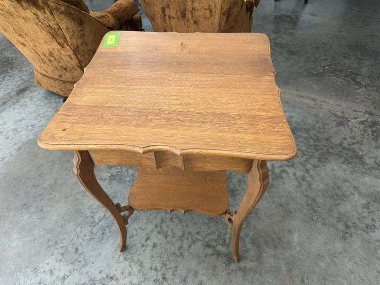 Oak parlor table 24 x 24 x 30H