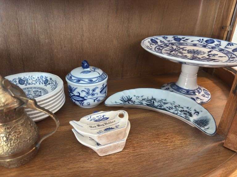 Blue Onion Various pieces Bavaria Germany, RC & CL Portugal, brass tea pot image