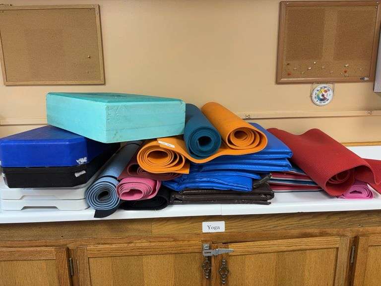 Yoga mats, steps image