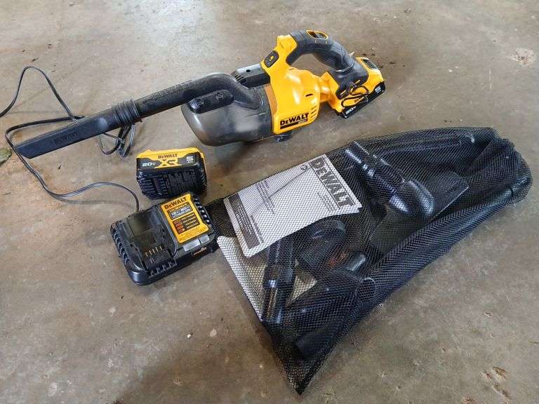 Dewalt 20V Hepa Construction hand vac, charger and (2) 5Ah batteries image