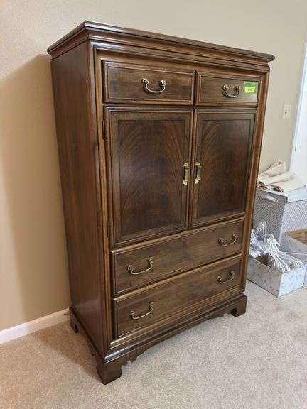 Armoire 19D x 38L x 59H