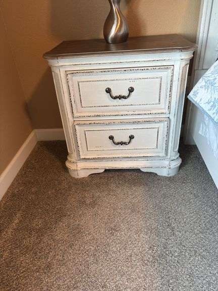 Pair of end tables 28x17, by Liberty Furniture