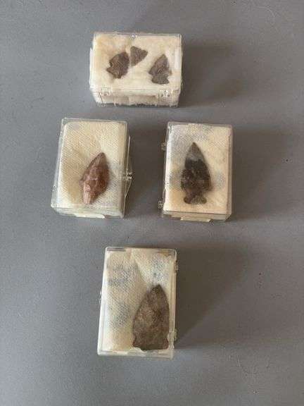 Six arrowheads Approx .75” to 2” long image