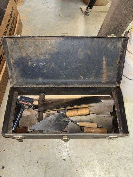 Concrete and tile tools image