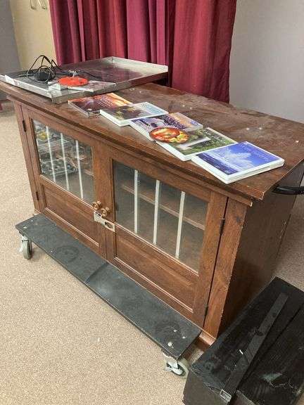 Cabinet, on rollers, Music CD’s image