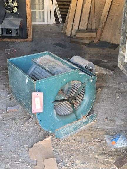Squirrel cage fan w/motor image