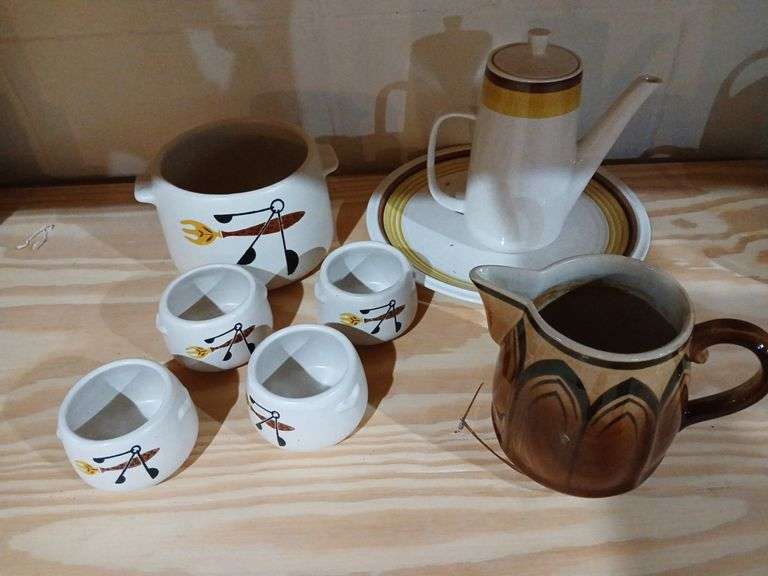 Retro WestBend pottery casserole and 4 individual pots, retro coffee pot and tray and milk pitcher image