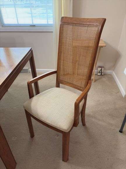 Stanley dining table 42x56 with (2) 16" leaves, table pads, 2 captains chairs and 4 straight chairs