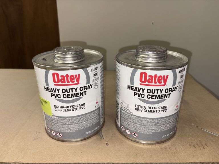 (2) 32oz cans Oatey heavy duty gray PVC cement image