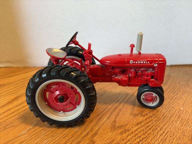 1:16 scale McCormick Farmall C image
