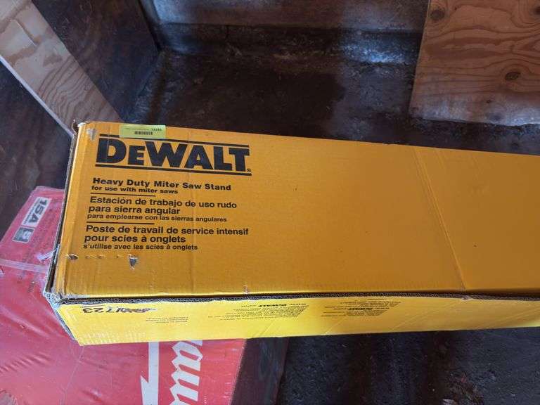 DeWalt heavy duty miter saw stand Model DW723 NIB image