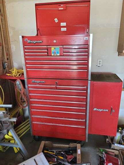 Snap-on tool box with side cupboard and side shelf and keys 70x66x22 image