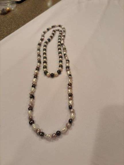 Cultured Pearl necklaces image