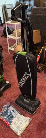 Oreck upright vac and bags image
