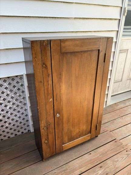 Pine single door cabinet 11D x 27L x 44H image