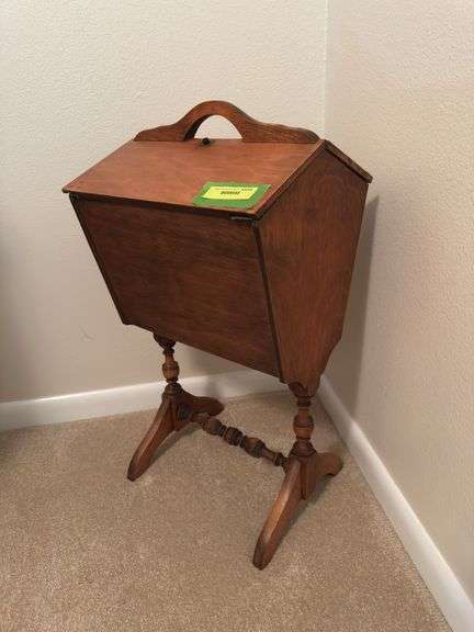 Lift lid sewing box and sewing notions, hinge on lid is bad