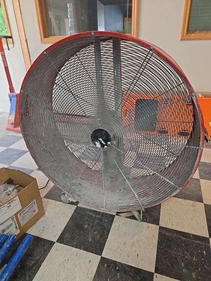 42" fan red image