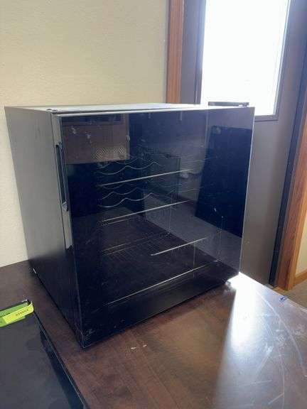 Insignia wine cooler Model NS-WC16BK6 image