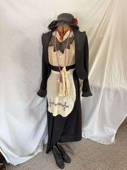 Dress form and attire image