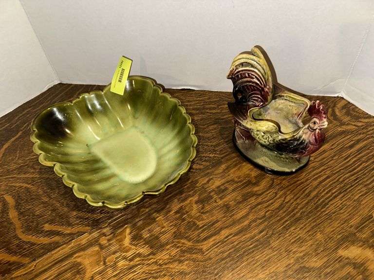 2 pcs Hull pottery