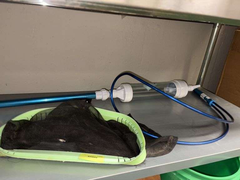 Pool cleaning accessories image
