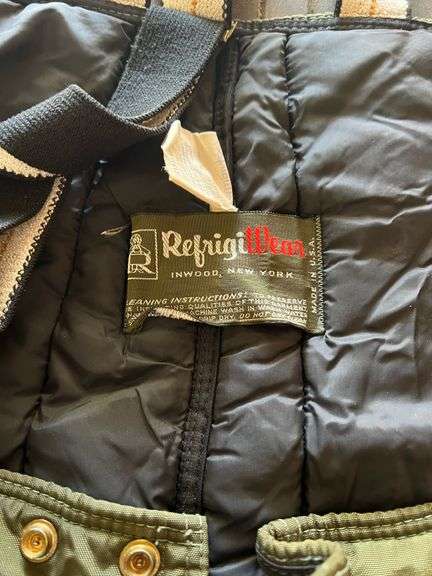 Refrigiwear snow pants size large - only worn once image