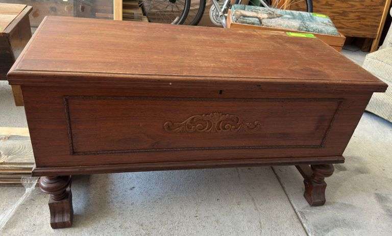 Cedar chest 19 x 43 x 22 image