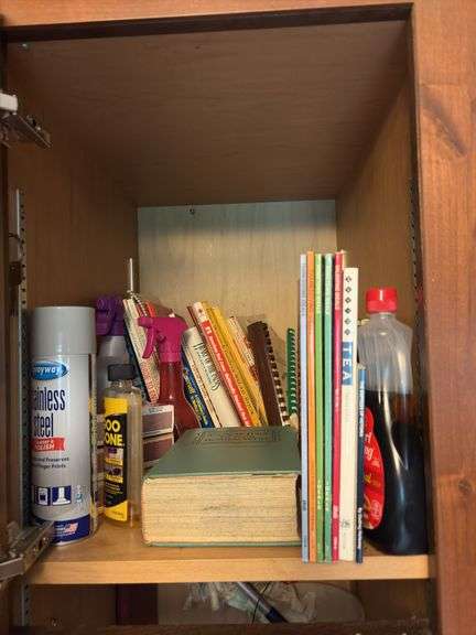 Cookbooks, cleaning, food, tumblers, wraps, baking papers, etc