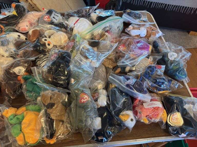Large collection of Beanie Babies