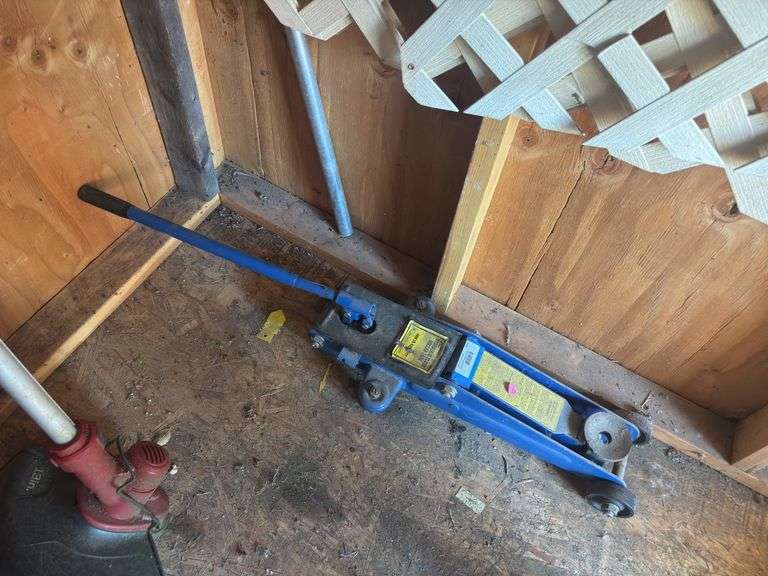 4000 pound floor jack image