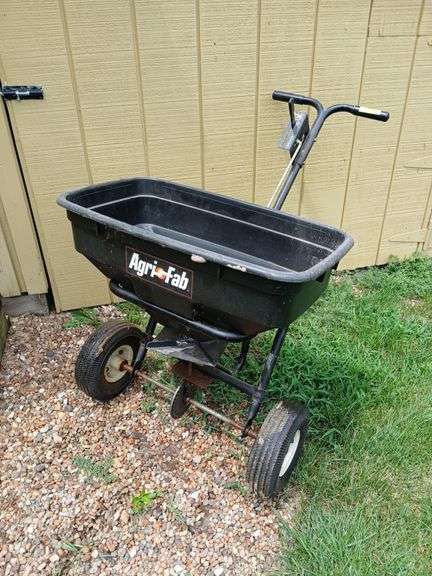 Walk behind broadcast spreader image