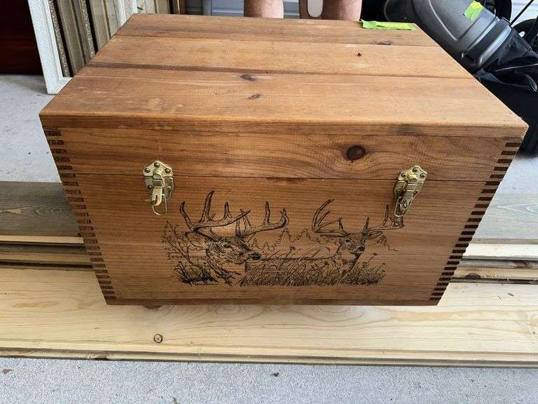 Dovetailed pine box w/ Whitetail picture lasered on front 18 x 24 x 15 image