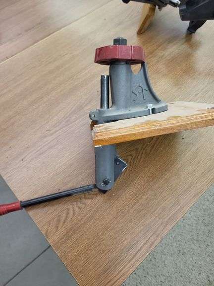 Reloading press image