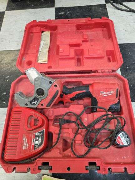 Milwaukee M12 plastic pipe shear, batteries, charger, case image