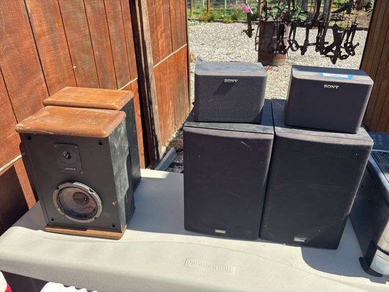 Six speakers image