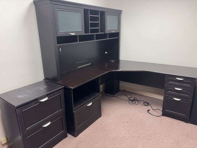 Desk with 2 drawer pedestal base, hutch image