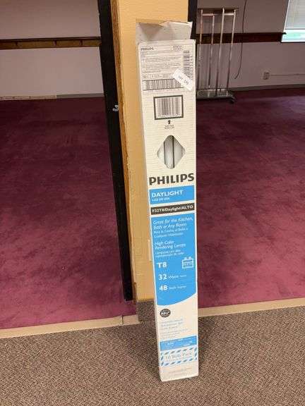 T8 light bulbs (8 in box) image