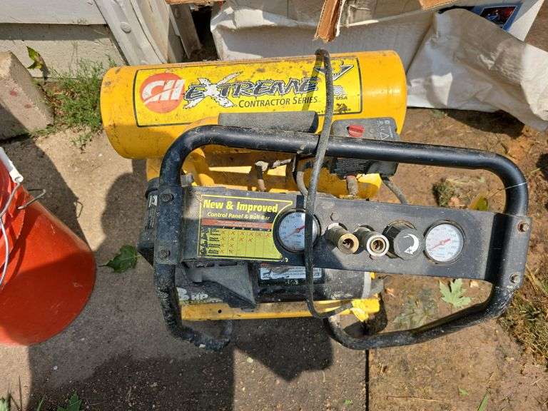 Extreme contractor series 4 gallon air compressor image