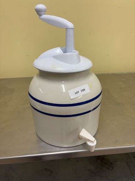 Crock beverage server, missing mixer end image