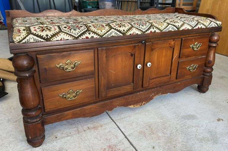 Lane bench style Cedar chest 18 x 48 x 23 image