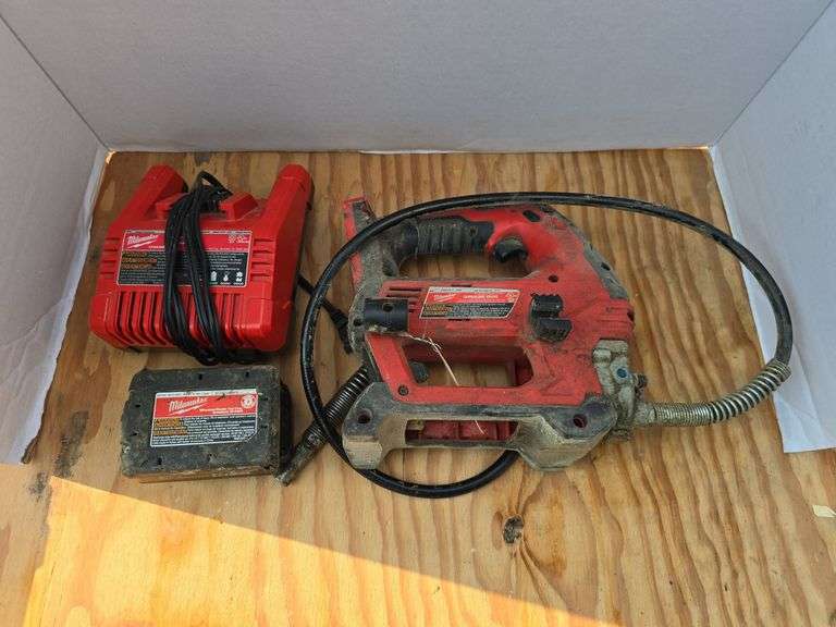 Milwaukee grease gun 2646-20, battery, charger image