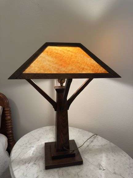 Mission style oak lamp w/ chocolate slag glass 22" tall 15" square shade