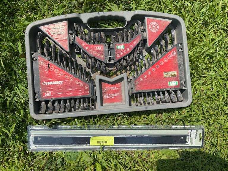 New magnetic holder, 32pc sae & metric wrench set image