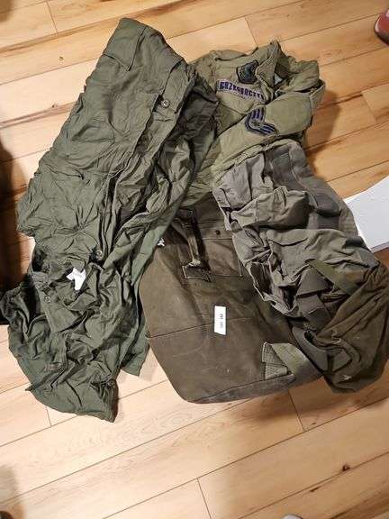 Flight Coveralls, Size Large, Military Bags image