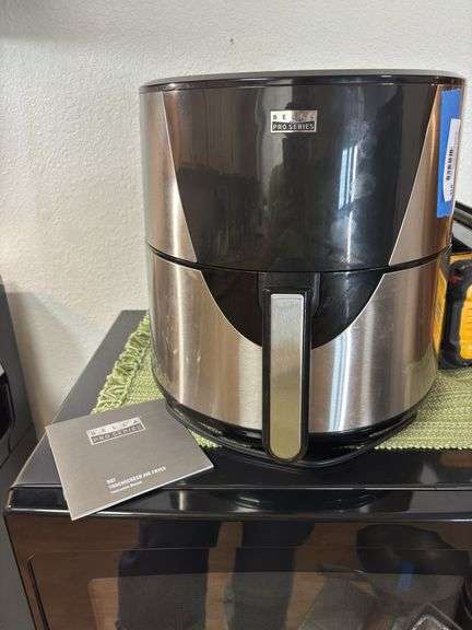 Bella Pro series 8 quart touch screen air fryer - very clean image