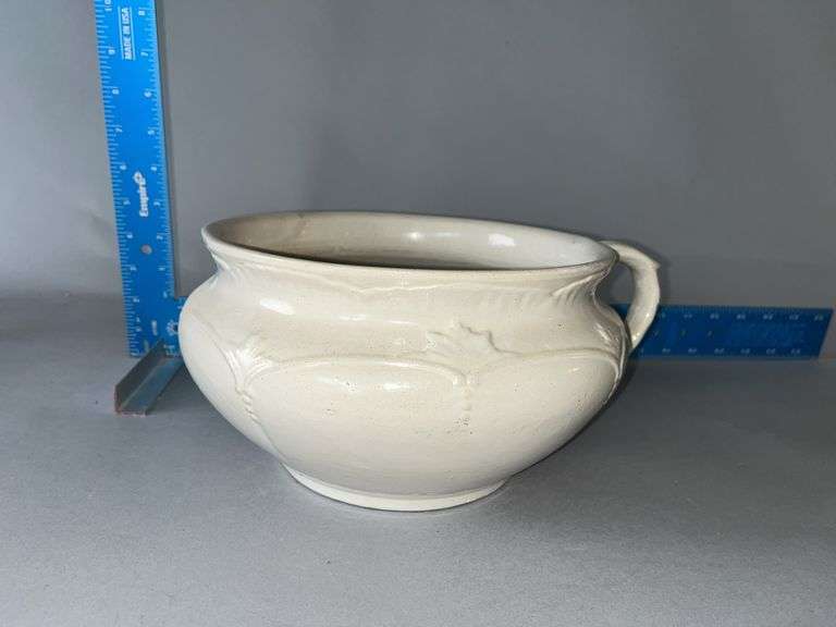 Stoneware chamber pot image