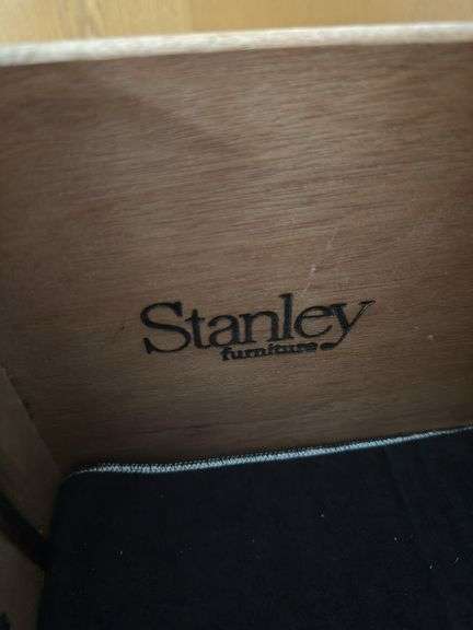 2pc Stanley Furniture Hutch 18D x 64L x 81H